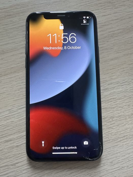 Iphone 11 pro 64gb cu sticla fața usor fisurata
