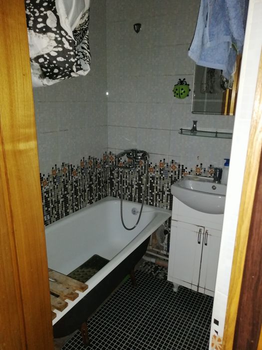 2 xona 1 etaj sotiladi srochni