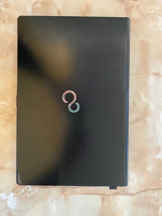 Лаптоп Fujitsu LIFEBOOK S935