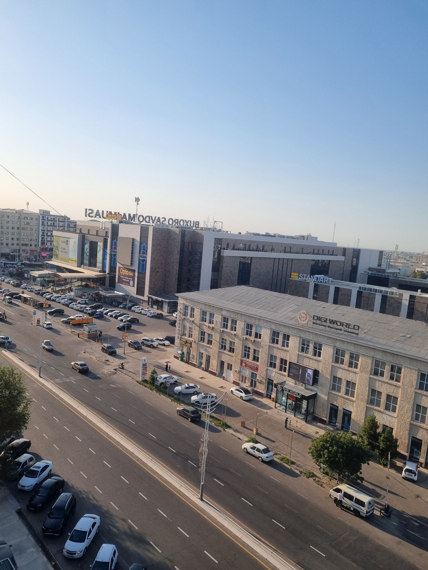 Kriti Davr bank yonida yangi liftli domda 2 xonali uy ijaraga beriladi
