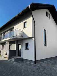 Duplex:
4 camere, living+bucatarie, 2 bai, hol, balcon, 138mp