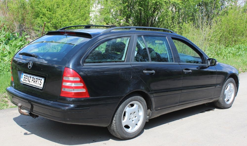 НА ЧАСТИ  Mercedes W203 C220cdi Комби / Мерцедес В203