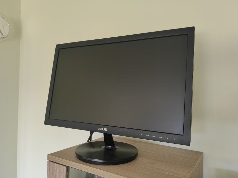 Монитор Asus подарявам