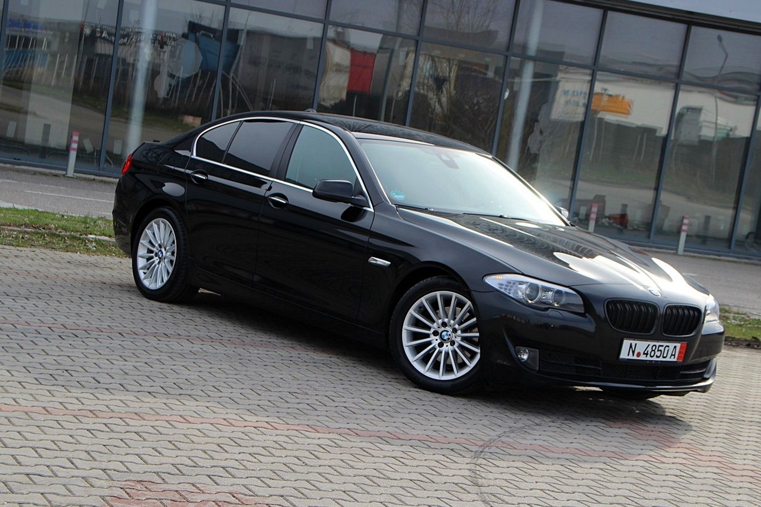 Vând BMW F10. 520