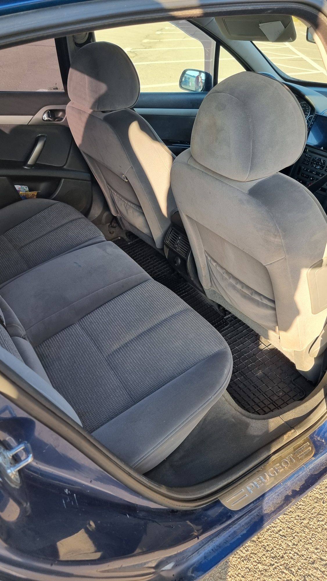 Vând Peugeot 407