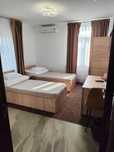 Închiriez 7 camere + Apartament