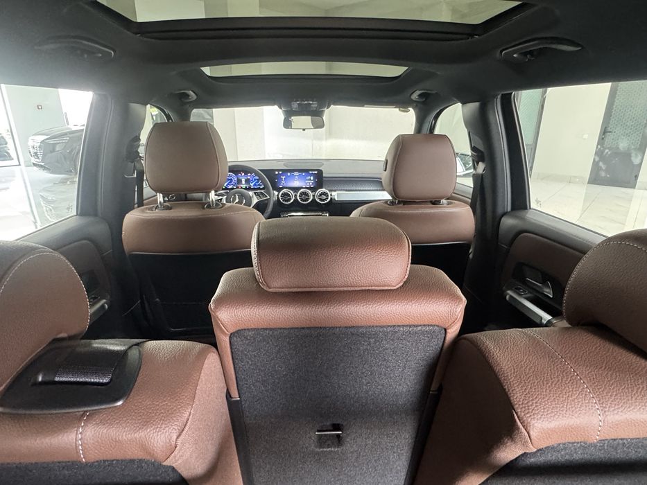 Mercedes-Benz EQB 260