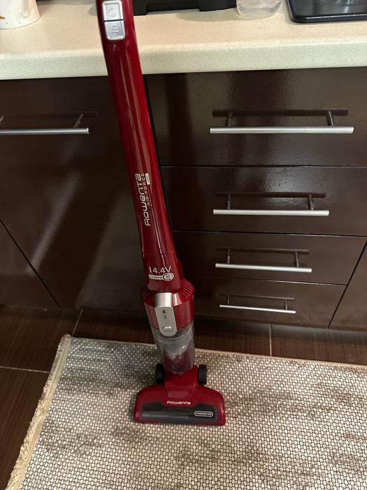 Aspirator vertical fara fir rowenta