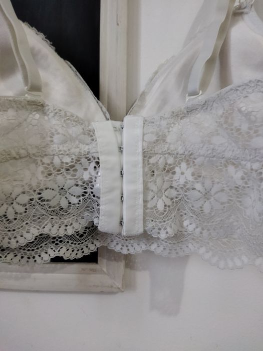 Sutien tip bustiera alb din dantela sexy mărimea M Secret Possesions