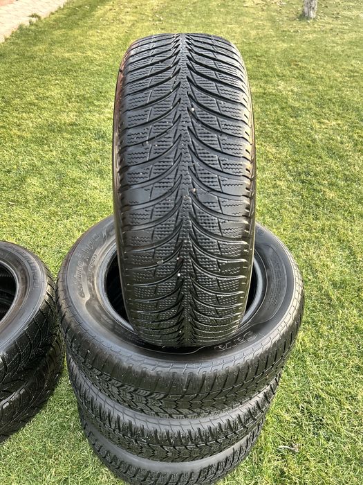 Продам зимнию резину 205/60/16