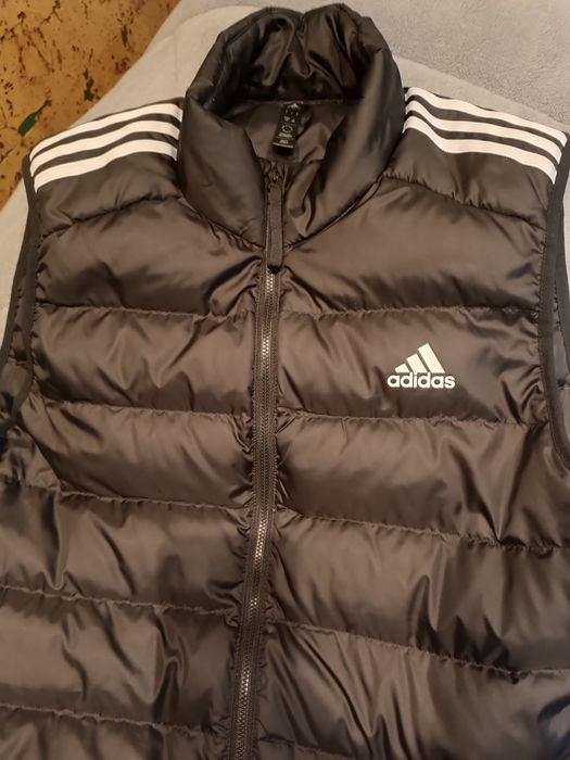 Оригинален елек Адидас от гъши пух.