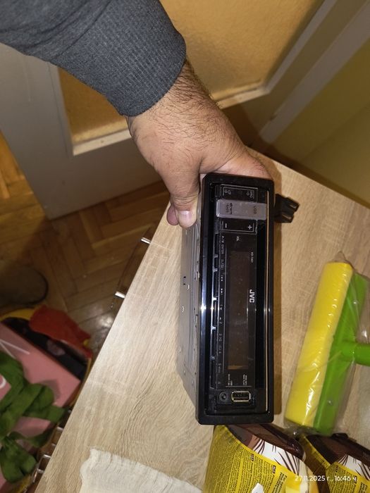 Продавм сд за кола