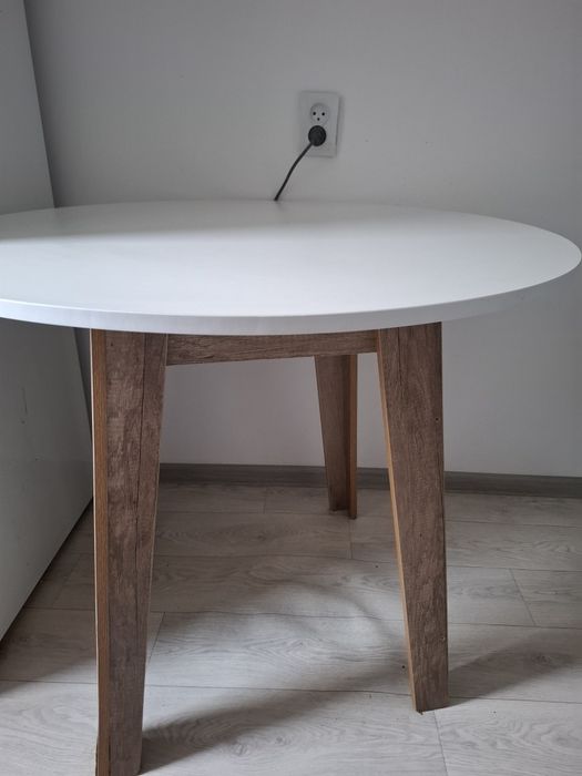 Продам кухонный круглый стол