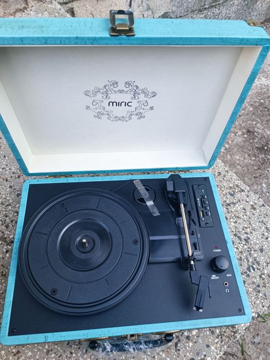 Куфар грамофон винтидж с USB , Bluetooth