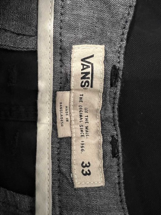 Чисто нов изцяло черен панаталон Vans Off The Wall (размер 33)