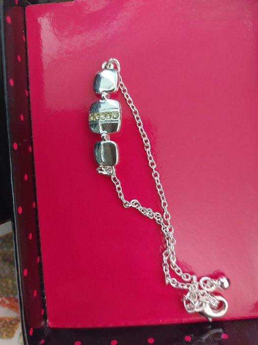 Cutie bijuterii Avon