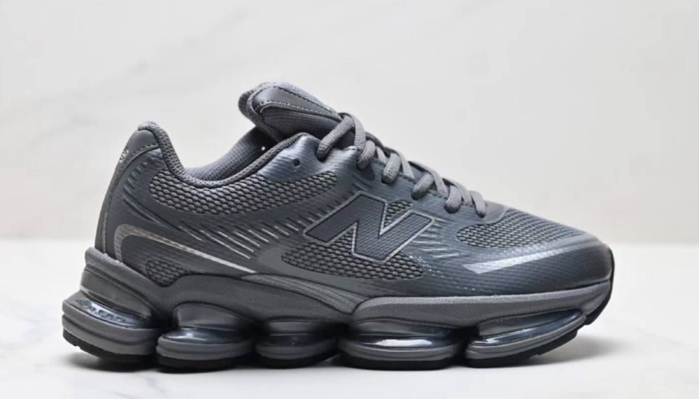 Нови мъжки маратонки New Balance 2000 dark grey