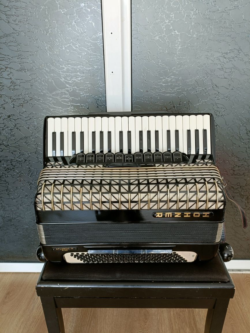 Acordeon Hohner Atlantic IV Deluxe 120 bași (ton orgă)