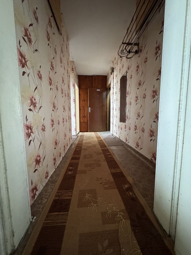 Продава се Двустаен апартамент в София, Люлин 5 - 61 кв.м за 1558 €/кв.м - Снимка #2