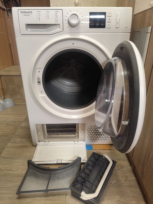 Продавам сушилня Hotpoint Ariston