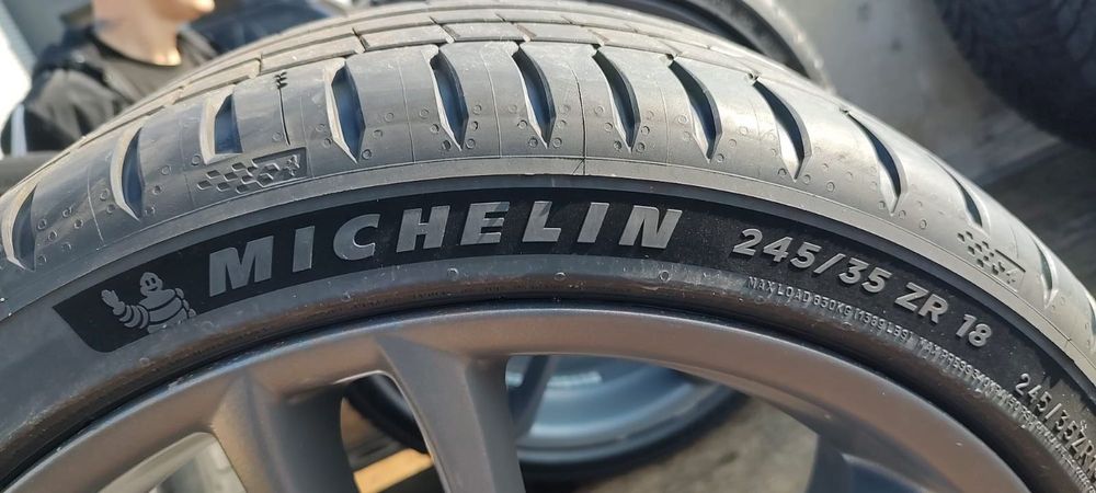 Vand jante originale BMW seria 1 pachet "M" cu anvelope vara