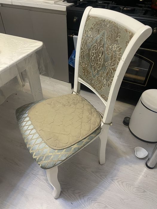 Продам стулья на кухню