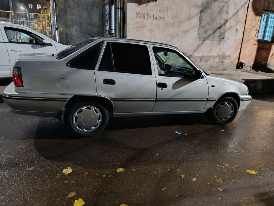 Nexya 1 2007 sotiladi