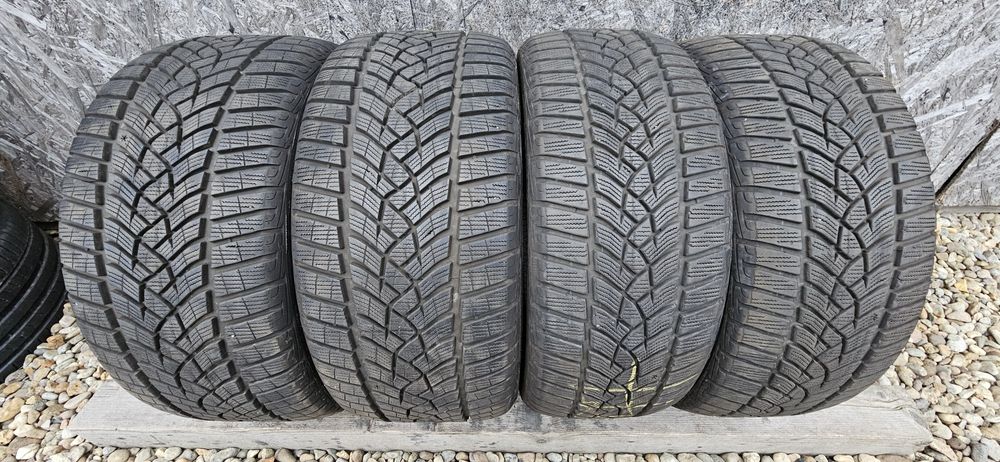 Anvelope Goodyear UltraGrip Performance+ 225/45 R18 95V 255/40 R18 99V