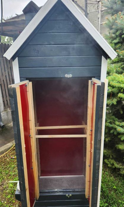 Afumători personalizate – din lemn cu interior din tabla galvanizată