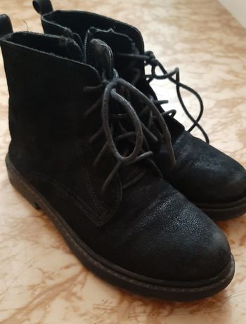 Осенние замшевые ботинки черные