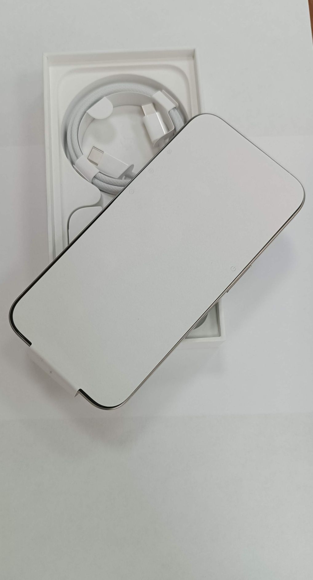 новый iPhone 15 pro, White Titanium, 256 gb, Регион Корея, цикл 0