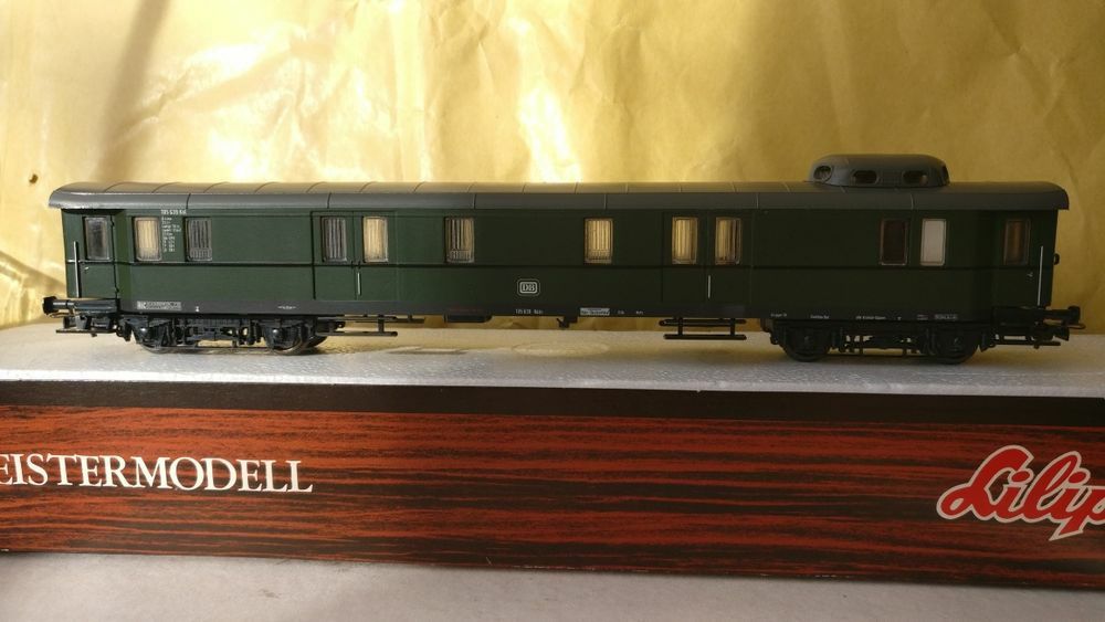 Vagoane călători/bagaje Liliput H0 1:87