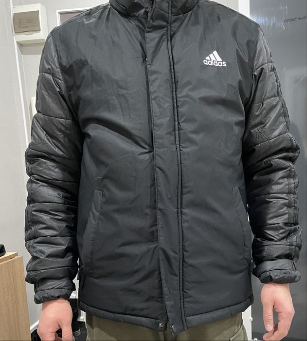 Продам зимнюю куртку Adidas
