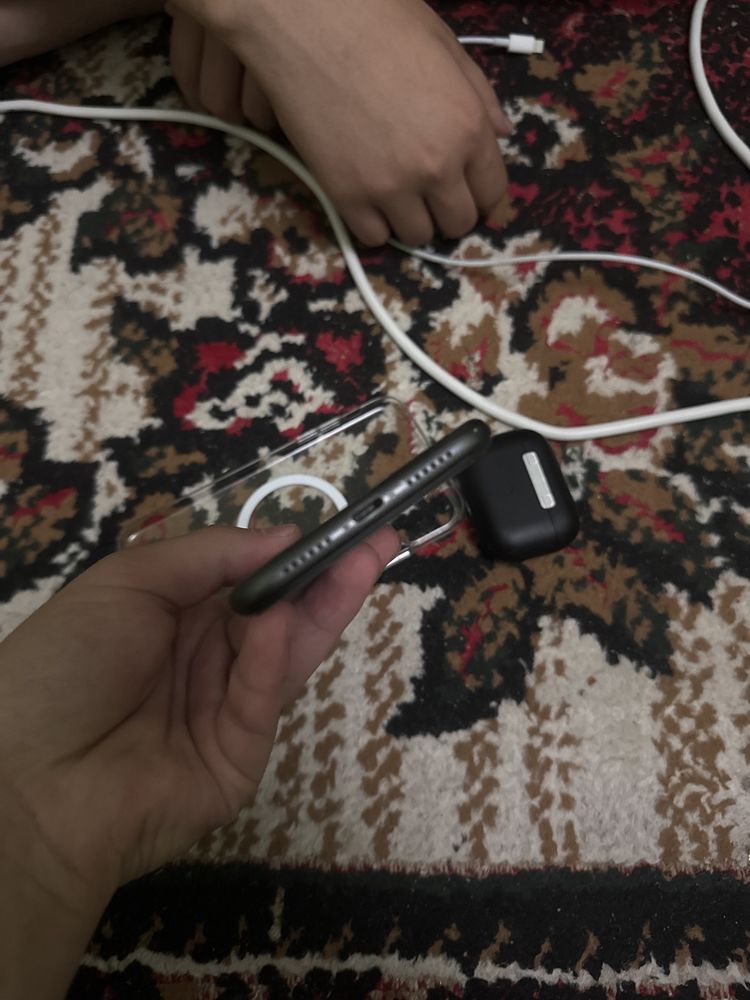 Iphone 11 sotiladi
