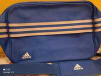 Синя спортна чанта през рамо Adidas. Много запазена