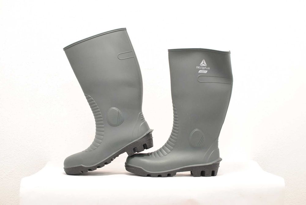 Delta Plus cizme de cauciuc  cu protectie metalica mas 41  (3690E22)