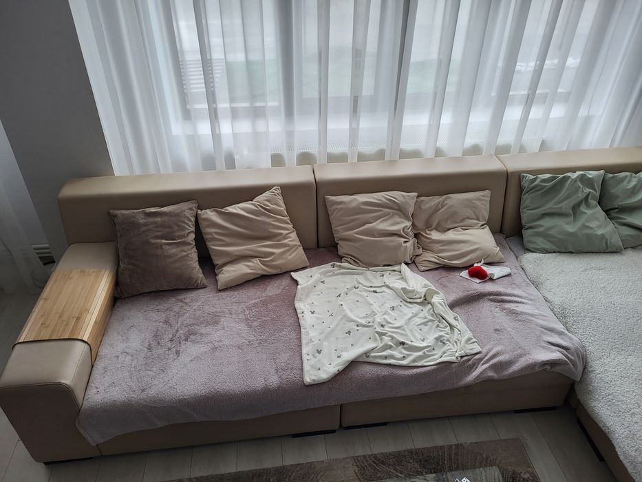 Coltar modular cu dimensiuni 280cm ,230cm latime de 116cm inaltiime 76