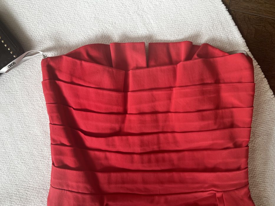 Красива рокля Asos