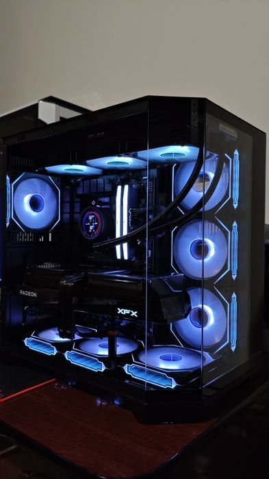 PC Gaming Ryzen 7 9800X3D/RX9070/32GB RAM/4TB SSD/850W PSU