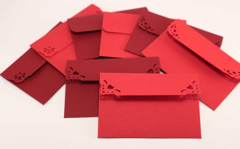 Цветни пликове за покани ваучери картички писма банкноти