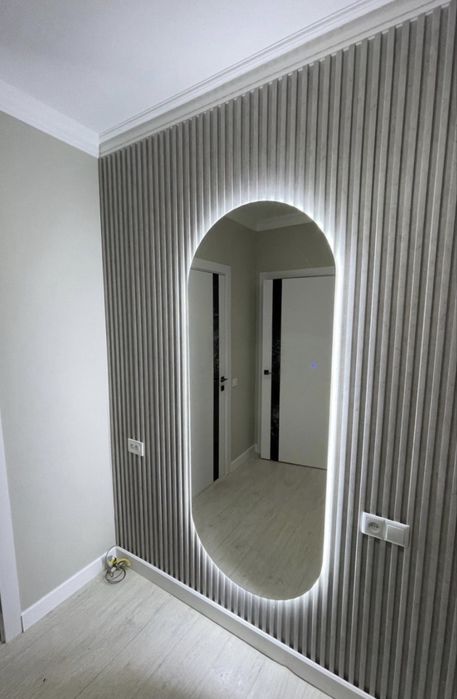 Продам зеркало с подсветкой