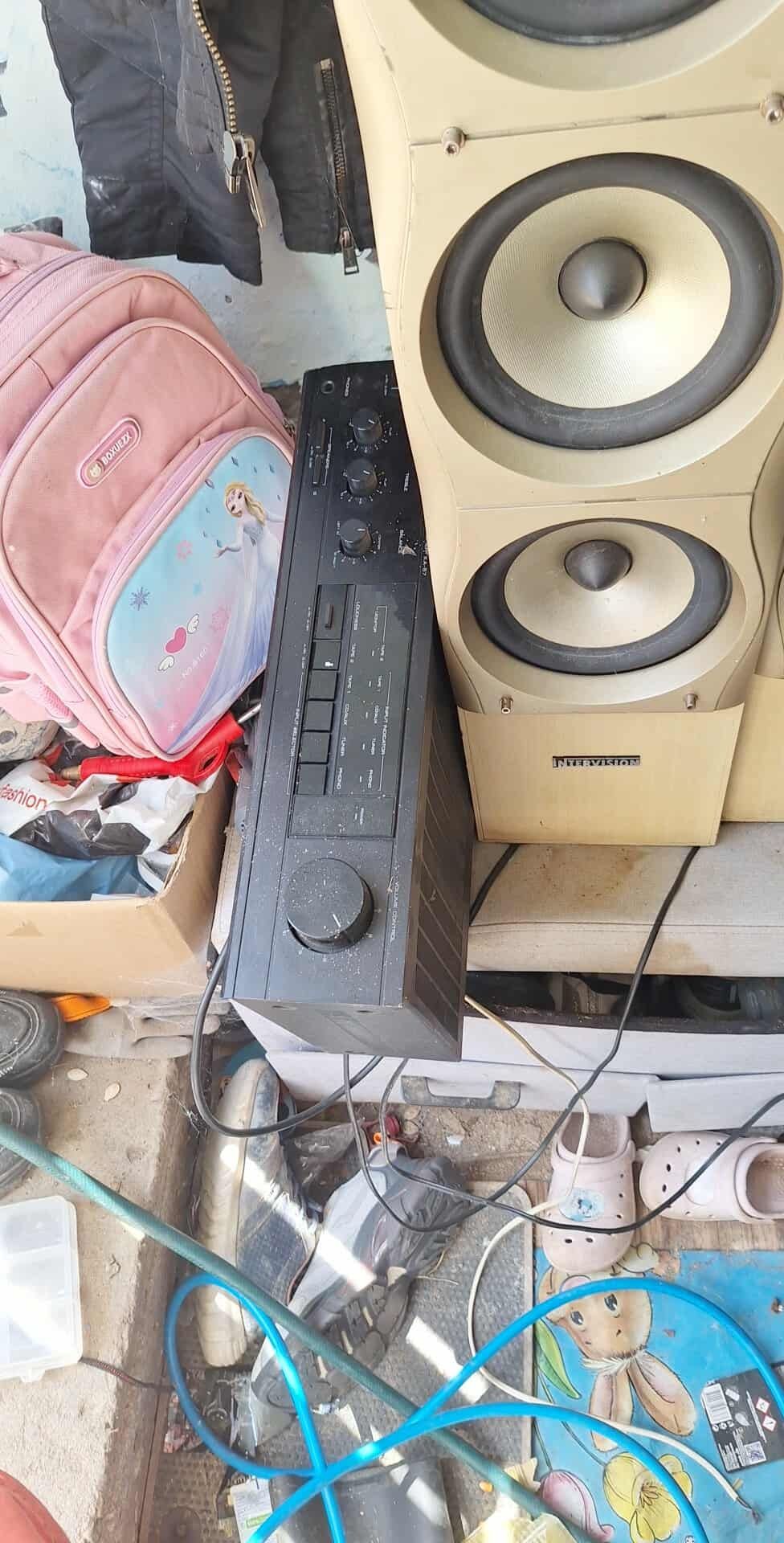 Vand 2 boxe cu aplificator kenwood