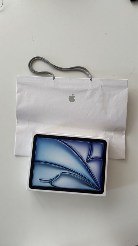 Hoв iPad Air МЗ 11 инча (2025) 128gb син - фабрично запечатан