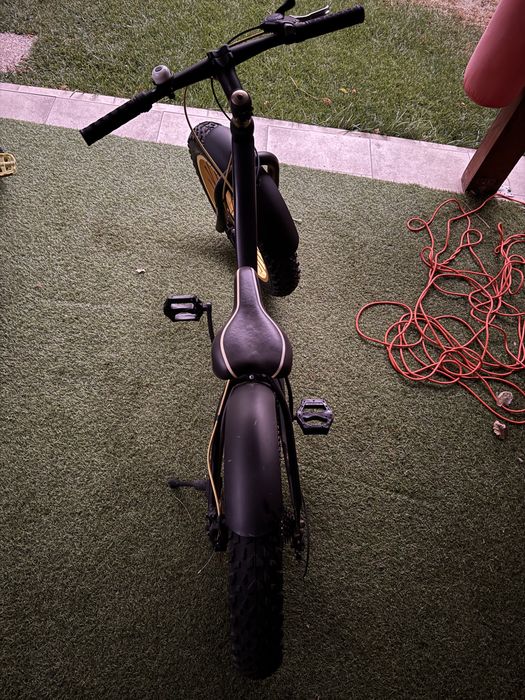 Vand bicicleta fat bike pentru copiii intre 8-10 ani! Frane pe disc.