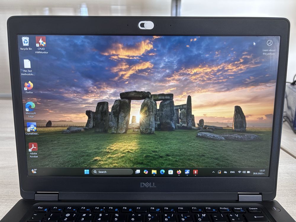 Продавам лаптоп Dell Latitude 5490
