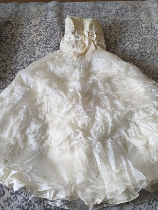 Свадебное платье продам.