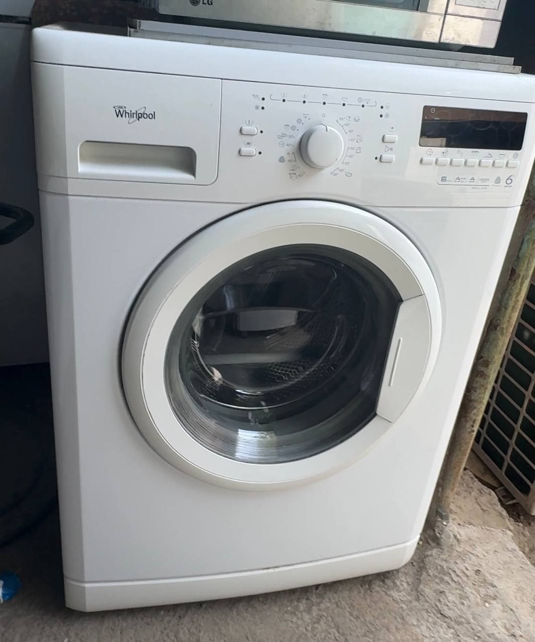 Продам стиральную машину 6 кг
