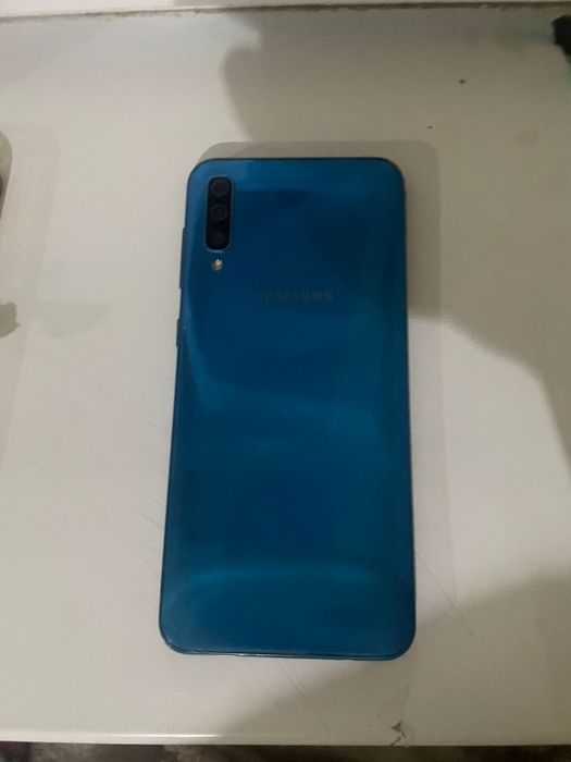 Samsung A50 64 гб