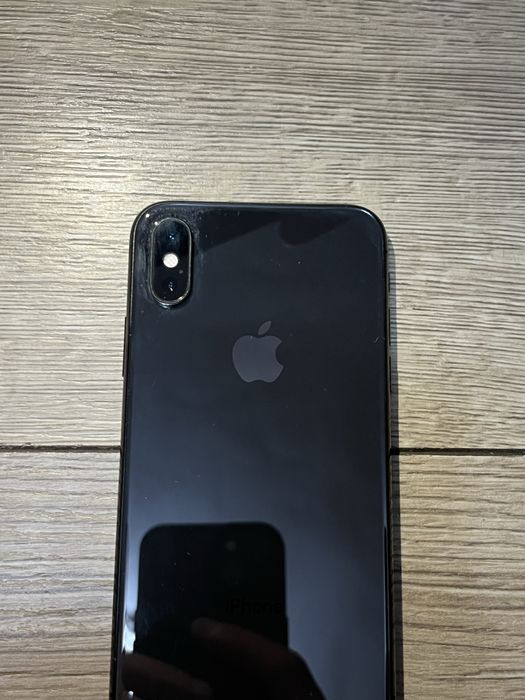 Продам айфон Xs все в родне