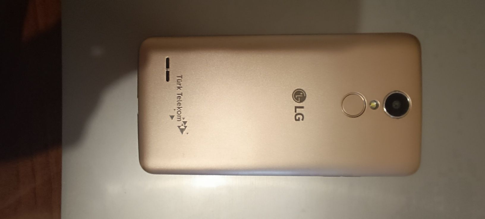 Telefon sotiladi,yahshi ishlidi.200 mindan.